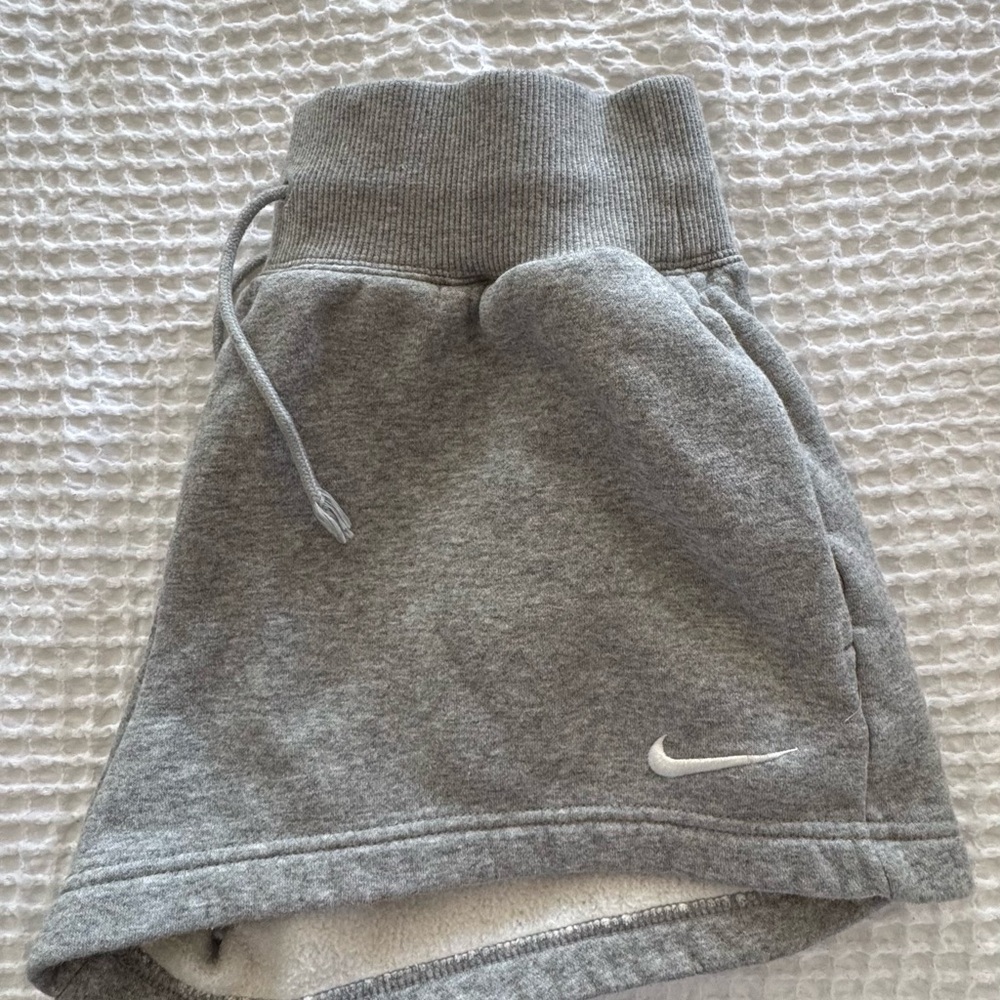 Nike Women’s Heather Gray Shorts